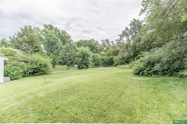 1925 S 47th Street, Omaha, NE 68106