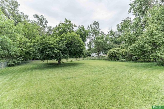 1925 S 47th Street, Omaha, NE 68106