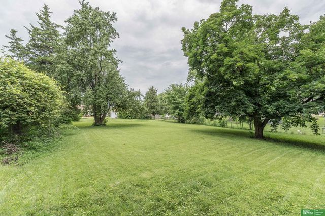 1925 S 47th Street, Omaha, NE 68106