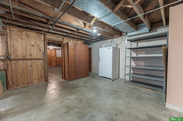 1925 S 47th Street, Omaha, NE 68106