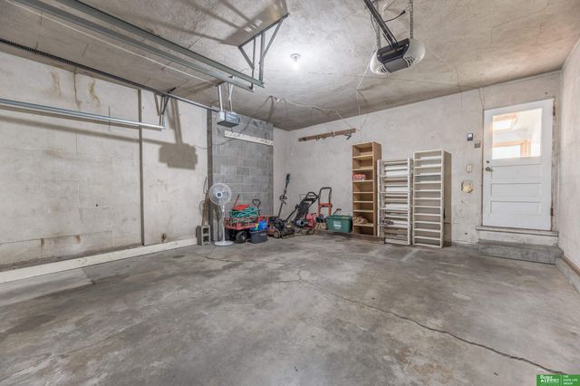 1925 S 47th Street, Omaha, NE 68106