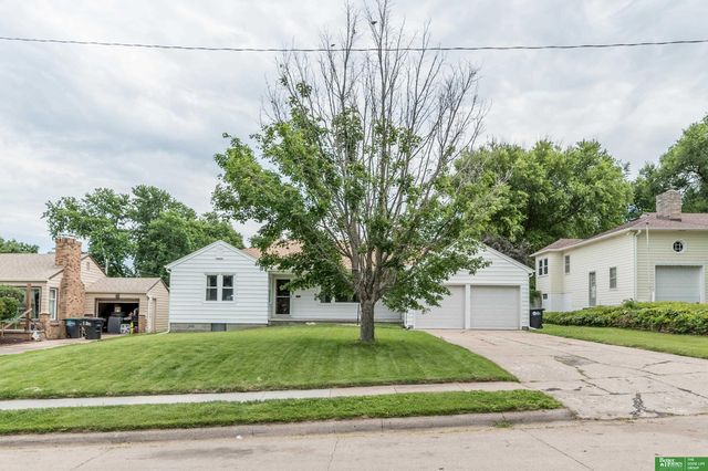 1925 S 47th Street, Omaha, NE 68106