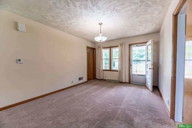 1925 S 47th Street, Omaha, NE 68106