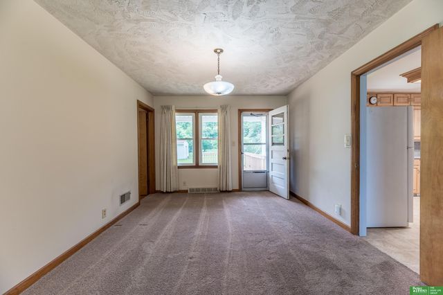 1925 S 47th Street, Omaha, NE 68106