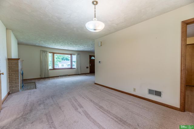 1925 S 47th Street, Omaha, NE 68106