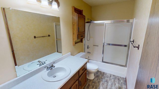 5605 W Missouri St Street, Sioux Falls, SD 57106