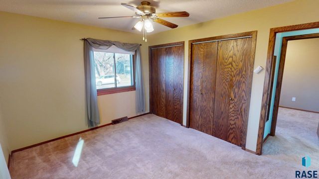 5605 W Missouri St Street, Sioux Falls, SD 57106