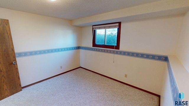 5605 W Missouri St Street, Sioux Falls, SD 57106