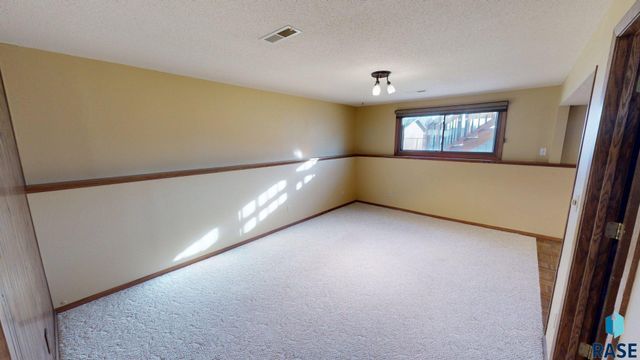 5605 W Missouri St Street, Sioux Falls, SD 57106