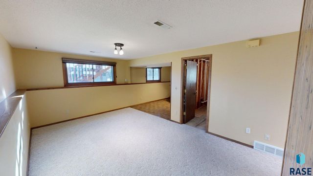 5605 W Missouri St Street, Sioux Falls, SD 57106