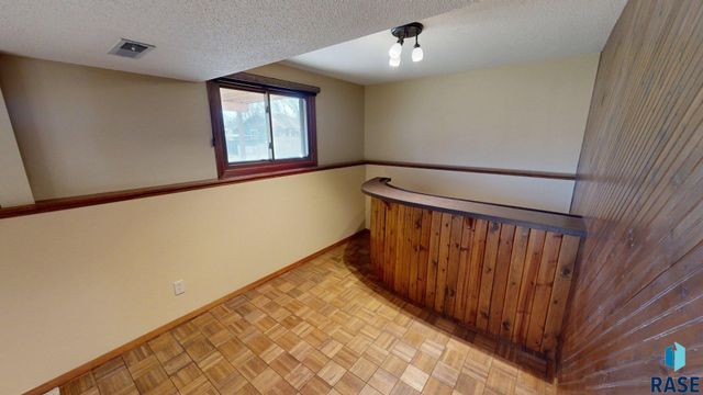 5605 W Missouri St Street, Sioux Falls, SD 57106