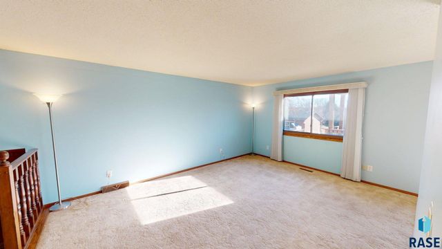 5605 W Missouri St Street, Sioux Falls, SD 57106