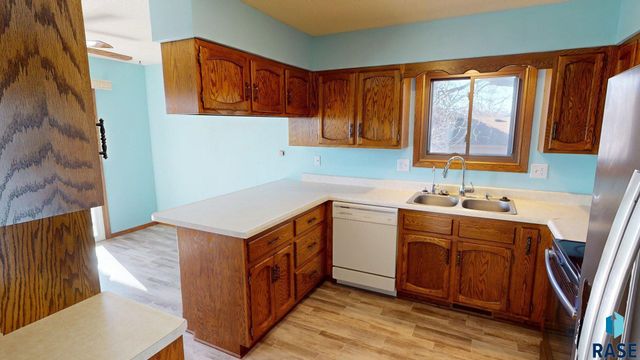 5605 W Missouri St Street, Sioux Falls, SD 57106