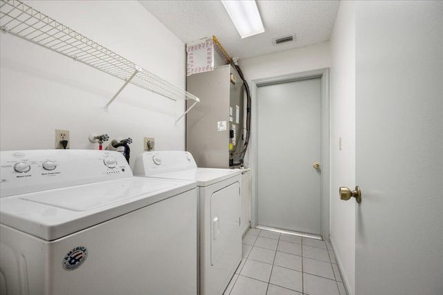 2216 Amesbury Court, Wellington, FL 33414