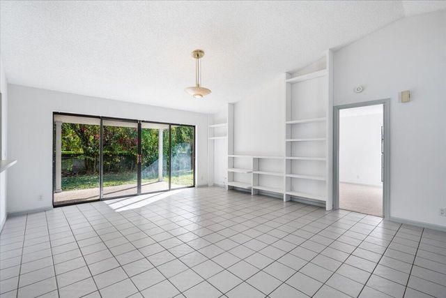 2216 Amesbury Court, Wellington, FL 33414