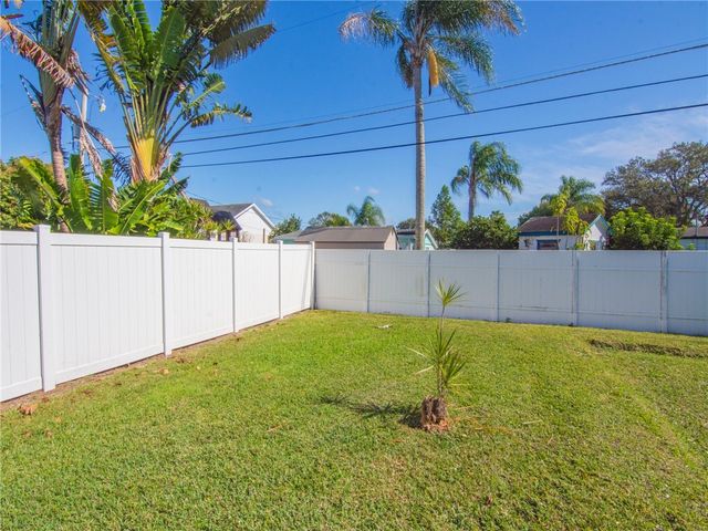 1520 4th Avenue, Vero Beach, FL 32960