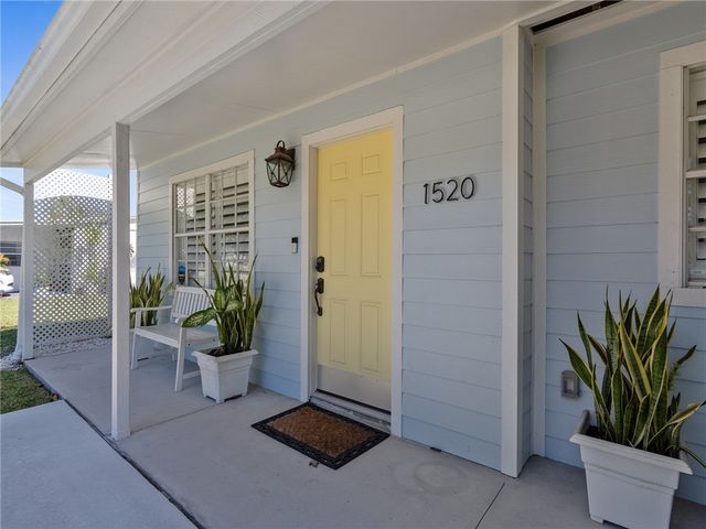 1520 4th Avenue, Vero Beach, FL 32960