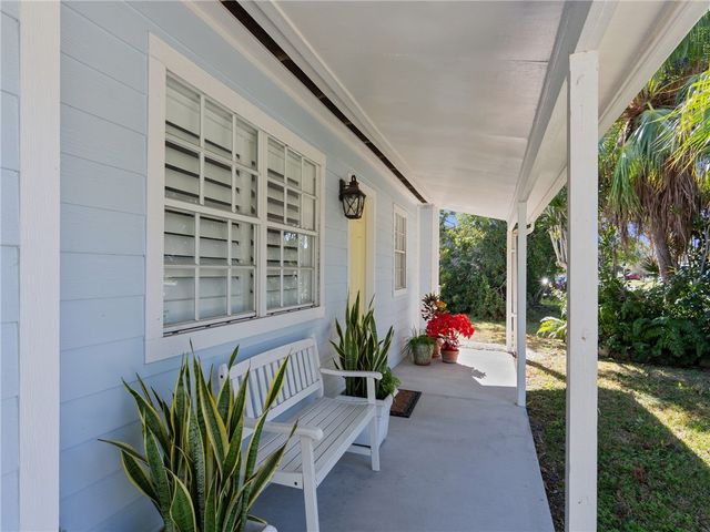 1520 4th Avenue, Vero Beach, FL 32960