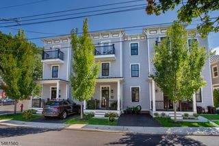65 Church St, Lambertville City, NJ 08530