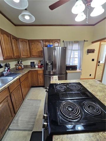 2328 Goff Avenue, St Joseph, MO 64505