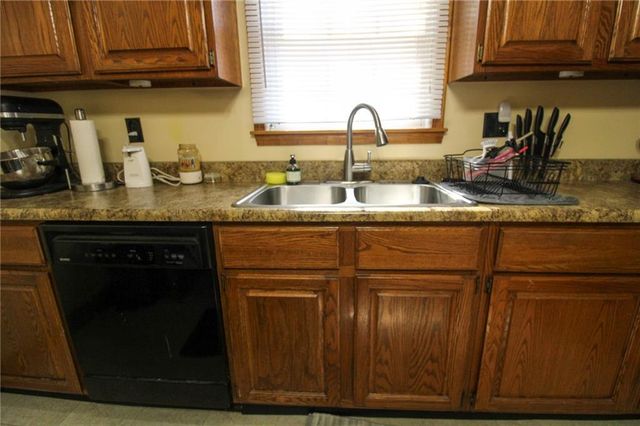 2328 Goff Avenue, St Joseph, MO 64505