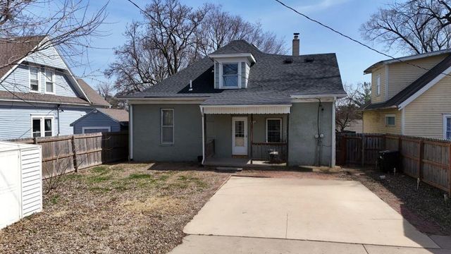 2328 Goff Avenue, St Joseph, MO 64505