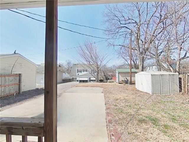 2328 Goff Avenue, St Joseph, MO 64505