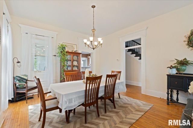 914 FARNAM Street, Davenport, IA 52803