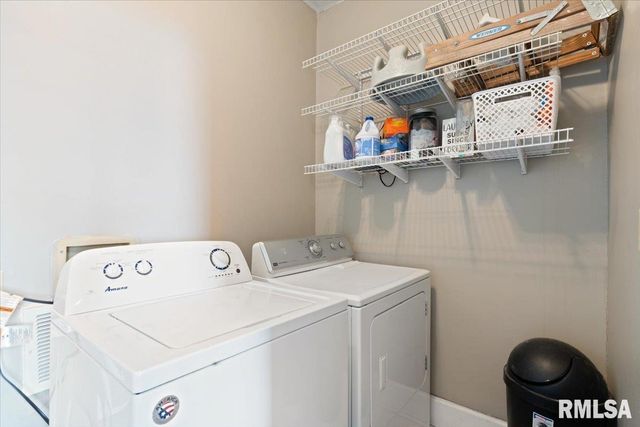 914 FARNAM Street, Davenport, IA 52803