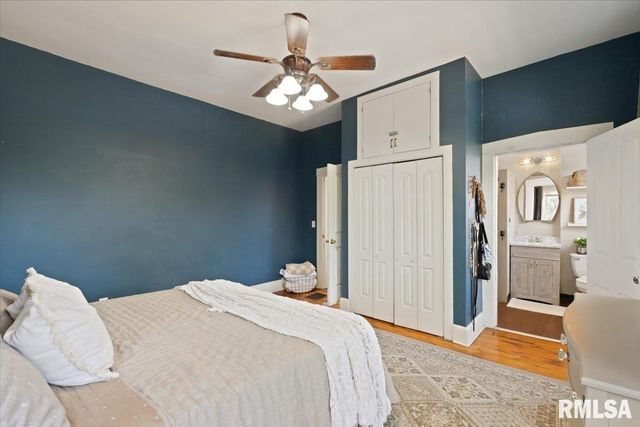 914 FARNAM Street, Davenport, IA 52803