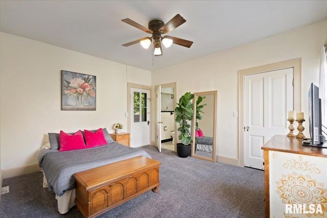 914 FARNAM Street, Davenport, IA 52803