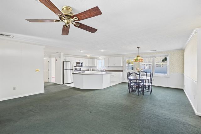 20 Elm St, Dracut, MA 01826