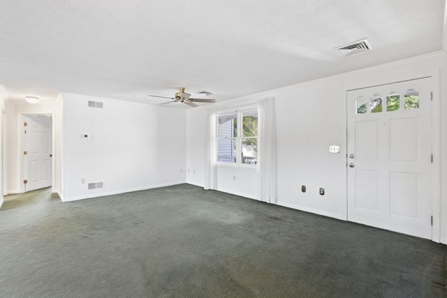 20 Elm St, Dracut, MA 01826
