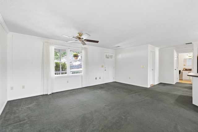20 Elm St, Dracut, MA 01826
