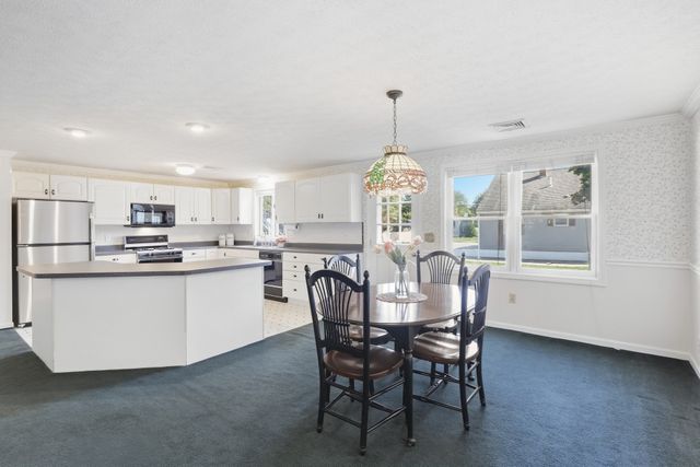 20 Elm St, Dracut, MA 01826