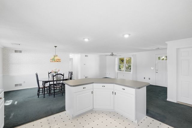 20 Elm St, Dracut, MA 01826