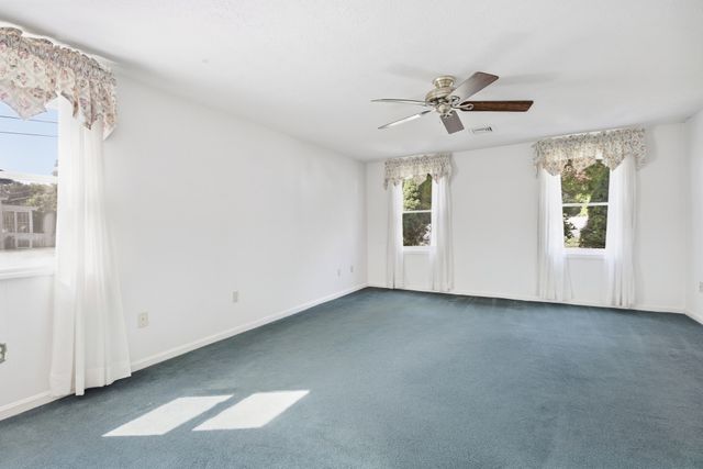 20 Elm St, Dracut, MA 01826