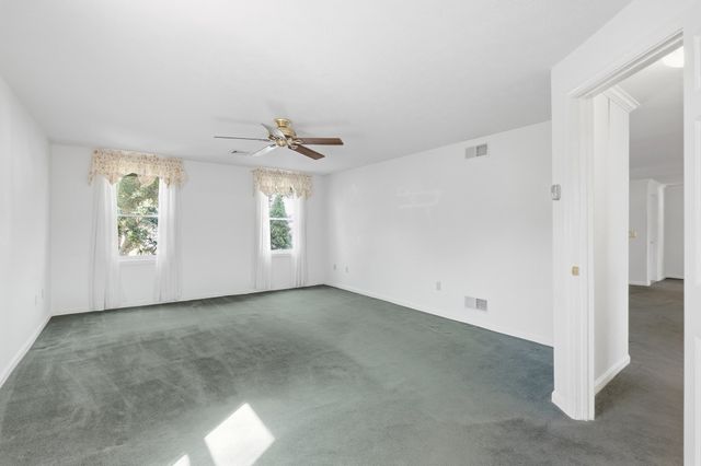 20 Elm St, Dracut, MA 01826