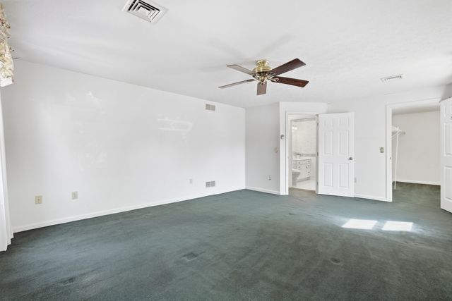 20 Elm St, Dracut, MA 01826