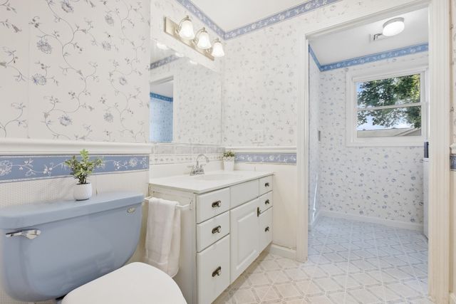 20 Elm St, Dracut, MA 01826