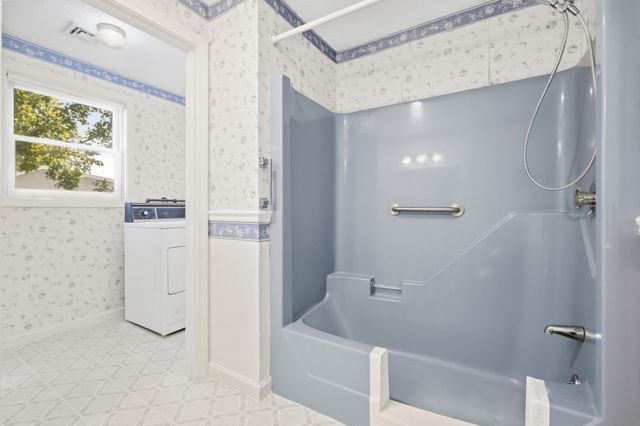 20 Elm St, Dracut, MA 01826