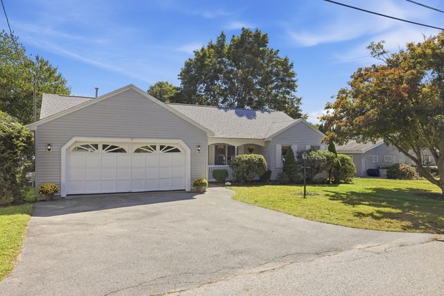 20 Elm St, Dracut, MA 01826