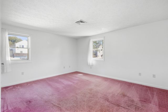 20 Elm St, Dracut, MA 01826