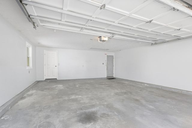20 Elm St, Dracut, MA 01826
