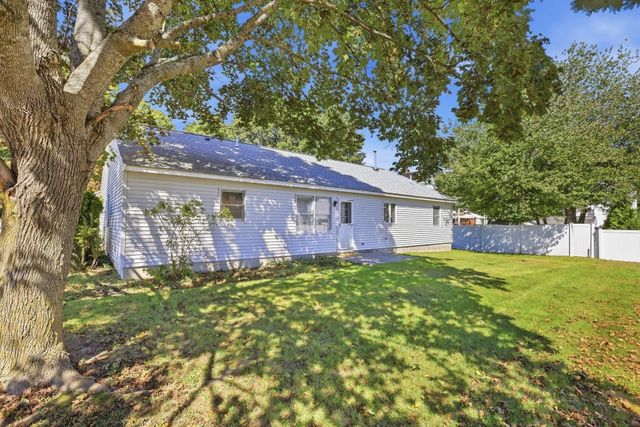 20 Elm St, Dracut, MA 01826