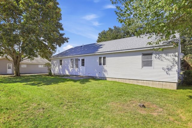 20 Elm St, Dracut, MA 01826