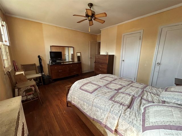 9 Hewlett Point Avenue, East Rockaway, NY 11518