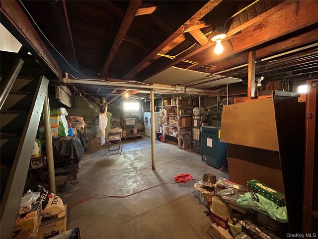 9 Hewlett Point Avenue, East Rockaway, NY 11518