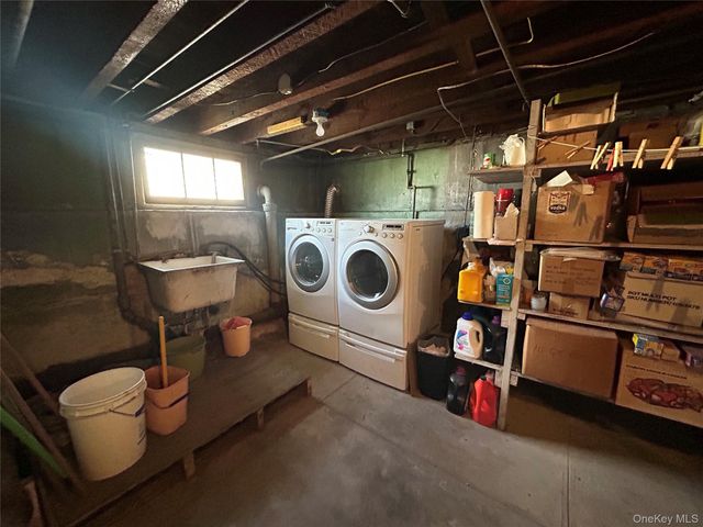 9 Hewlett Point Avenue, East Rockaway, NY 11518