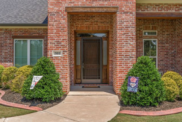 301 Ayres Circle, Benton, LA 71006